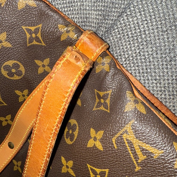 vintage Louis Vuitton SAUMUR 30 MONOGRAM - Picture 5 of 16